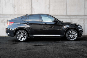 Autorent BMW x6 (3 foto / 6)