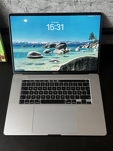 MacBook Pro 16” (2019) – i9 / 32GB RAM / 1TB SSD (1 foto / 6)