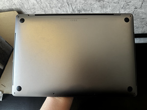 MacBook Pro 16” (2019) – i9 / 32GB RAM / 1TB SSD (5 foto / 6)