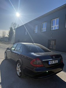 MERCEDES-BENZ E 220 CDI (2 foto / 7)