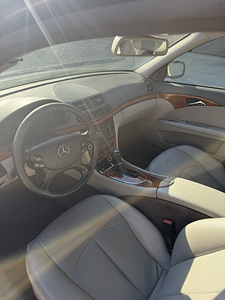 MERCEDES-BENZ E 220 CDI (5 foto / 7)