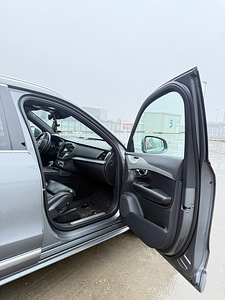 Volvo XC90 (6 фото из 10)