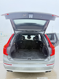 Volvo XC90 (7 фото из 10)