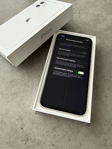 iPhone 11 64GB Белый (4 фото из 4)