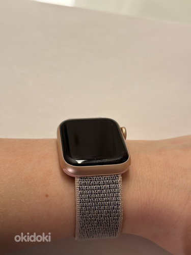 Apple Watch Series 4 (фото #3)