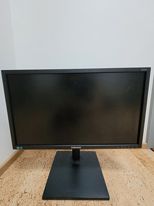 Монитор Samsung S24C650 (2 фото из 3)