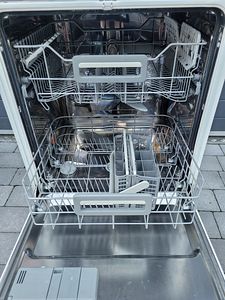 Int Nõudepesumasin Electrolux (1 foto / 4)
