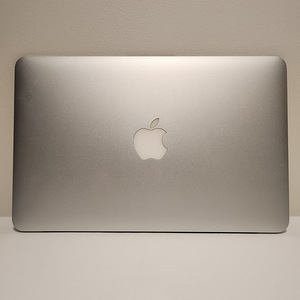 MacBook Air 2015 11" (2 фото из 5)