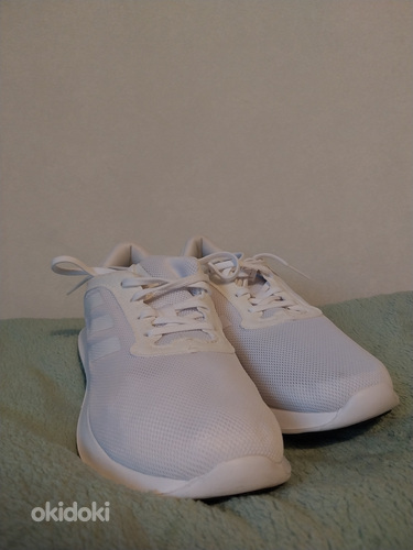 Белые кроссовки Adidas, размер 36 2/3 (фото #2)