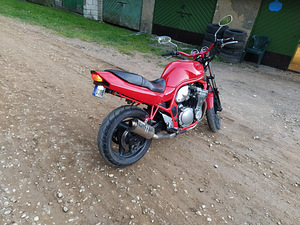 Suzuki Bandit SUZUKI GSF 600 (2 foto / 4)