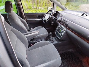 Korralik Ford Galaxy (5 foto / 9)