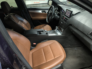 Mercedes Benz C320 4Matic (5 foto / 11)
