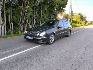 Mercedes Benz E270 (1 foto / 8)