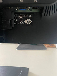 Монитор HP Compaq LA2306x (4 фото из 6)