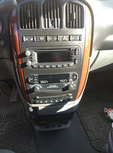 Chrysler Grand Voyager (7 foto / 7)