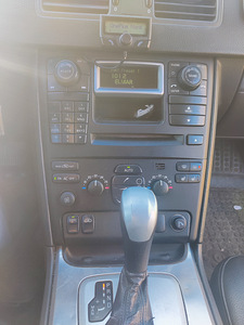 Volvo XC90 2,4 120kW (11 foto / 14)