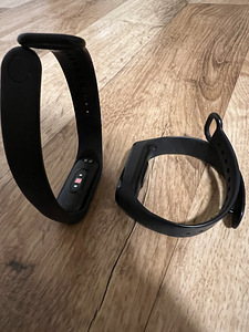 Xiaomi Mi Smart Band 4 (2 foto / 2)