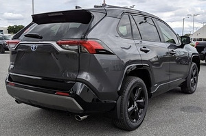 Toyota RAV4 salongimatid