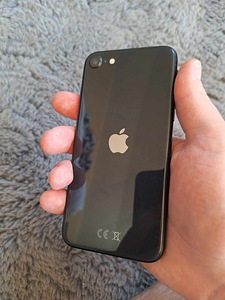 iPhone se 2020 64gb (2 foto / 3)