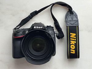 NIKON D7100 с объективом 18-105 мм (как новый) (1 фото из 8)