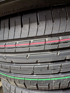 Летние шины 225/40 R18 (5 фото из 5)