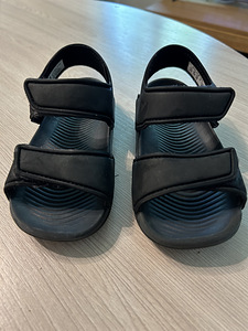 Adidas laste sandaalid, laste sussid, 25