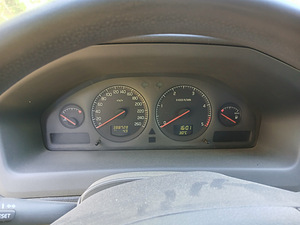 M: Volvo S60 2.4 120Kw (11 foto / 12)