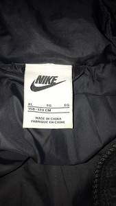 Nike куртка (2 фото из 3)