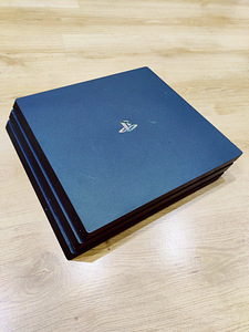 Playstation 4PRO 1TB (1 foto / 5)