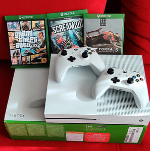 Xbox один с (1 фото из 1)