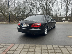 Mercedes Benz E200 (3 фото из 8)