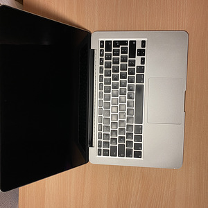 Продать MacBook Pro 15 2015 г. (4 фото из 10)