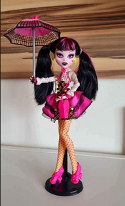 Monster high Ddracullaura (1 foto no 1)