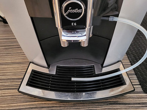 JURA E6 espressomasin (3 foto / 6)