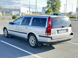 Volvo v70 (3 foto / 9)