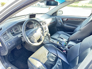 Volvo v70 (4 foto / 9)