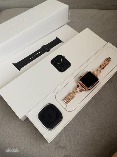 Apple watch series 5 Color: space gray 40mm (foto #1)