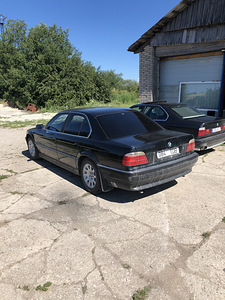 BMW 730i manuaal (3 foto / 9)