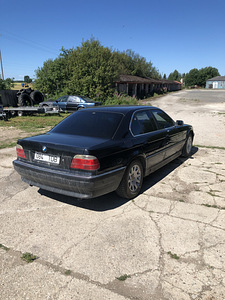 BMW 730i manuaal (5 foto / 9)