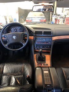 BMW 730i manuaal (8 foto / 9)