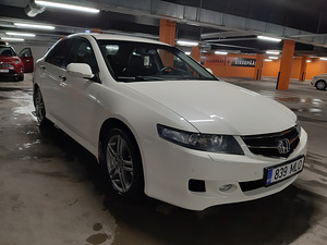 Honda Accord 2.0 114 kW (2 foto / 12)