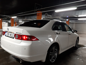 Honda Accord 2.0 114 kW (4 foto / 12)