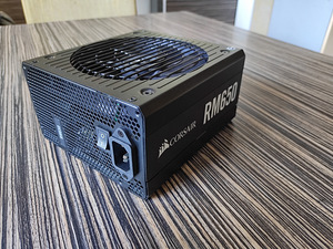 Corsair RM650 Toiteplokk 650W (80 PLUS GOLD) (1 foto / 4)