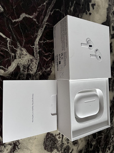 AirPods Pro (2nd generation) with MagSafe Charrging Case (4 foto / 4)