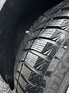 Volvo R18, Hankook Winter I cept 235/60 (2 foto / 4)