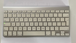 Apple Bluetooth Keyboard (English) (1 foto / 2)