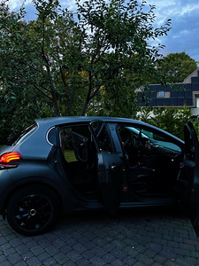 Peugeot 208 1.2 81kW (12 foto / 12)