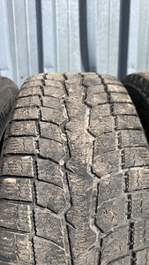 225/65R17 Toyo Observe GSI-6 LS lamell talverehvid 4tk (2 foto / 8)