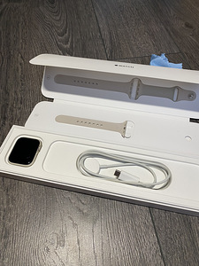 Apple Watch SE (2nd Gen) 44mm Star Alu GPS (1 foto / 4)