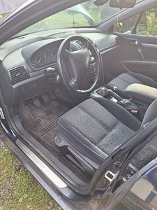 Peugeot 407 (6 фото из 7)